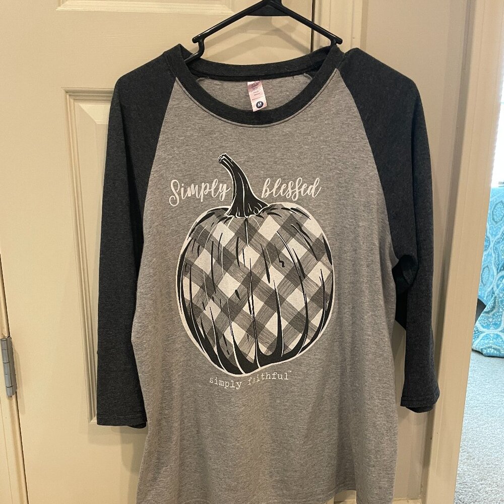 Simply Blessed T-Shirt M - Picture 8 of 8
